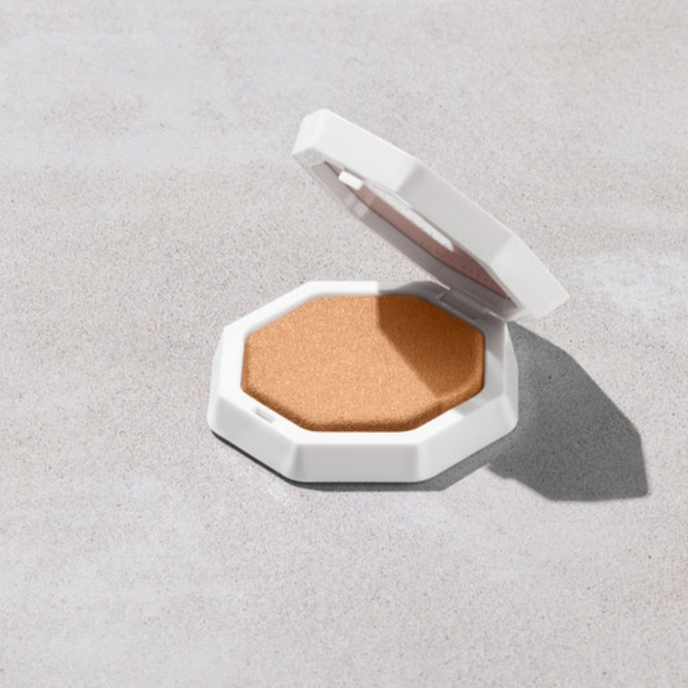 Fenty Beauty Light-Diffusing Highlighter - Picture 8 of 8